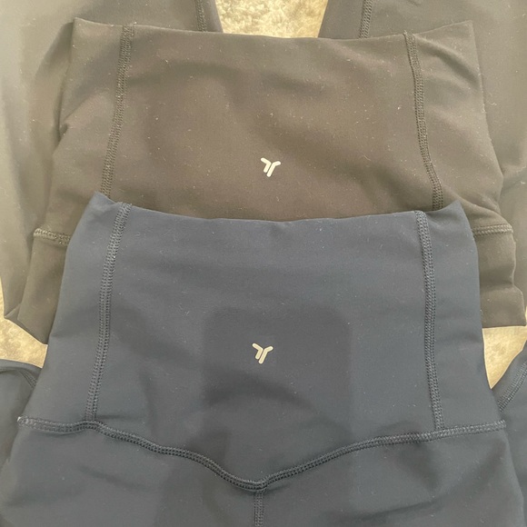 BUNDLE OF 2! Old Navy Extra High-Waisted PowerSoft leggings - Picture 2 of 3